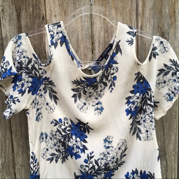 One Clothing Floral Cold Shoulder Boho Cerulean Blue Floral Top Medium - Picture 4 of 6